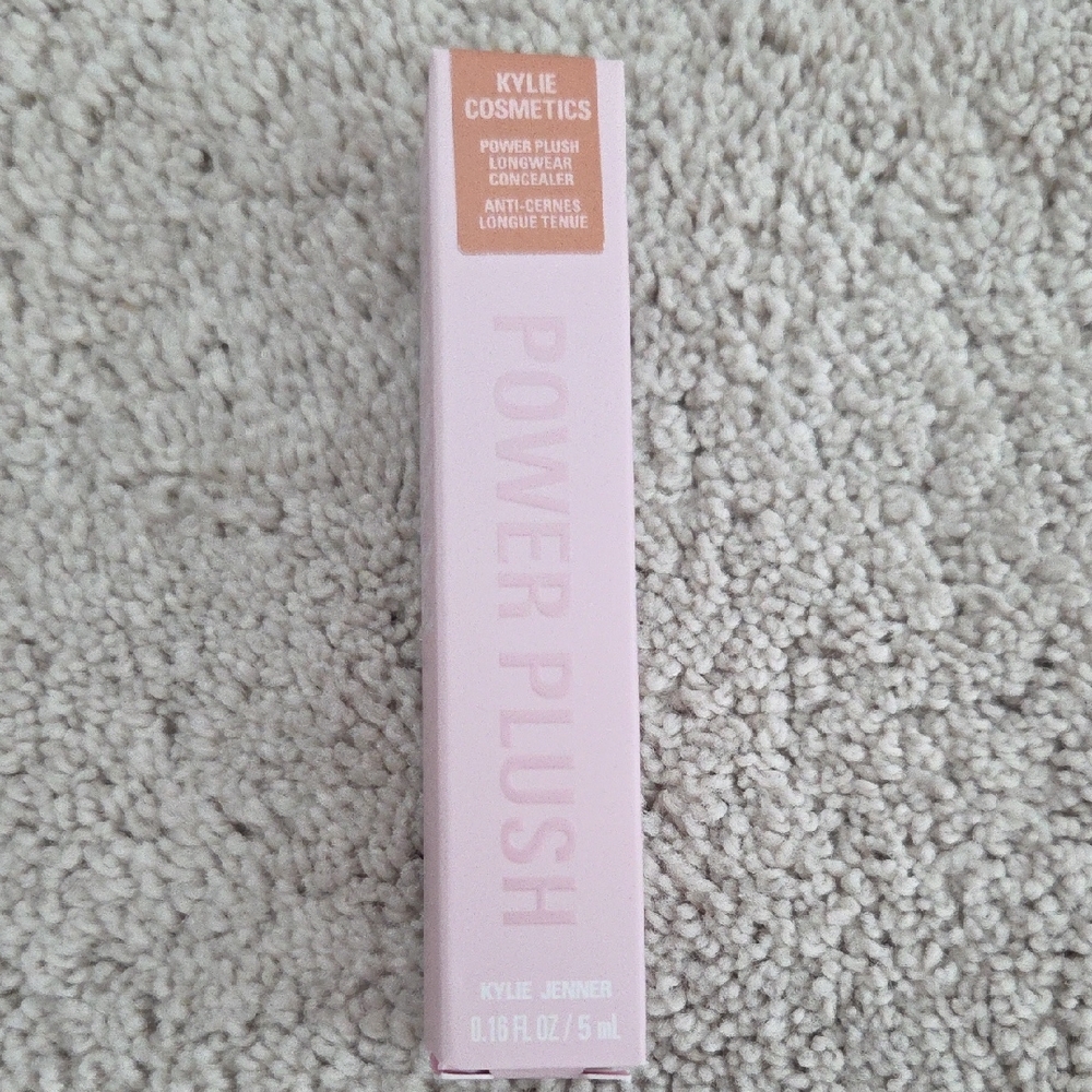 Kylie Cosmetics NIB Power Plush Concealer - 5.5WN